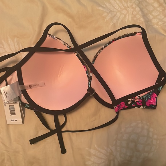 Shade and Shore bikini top. Tags still attached. - Picture 3 of 3